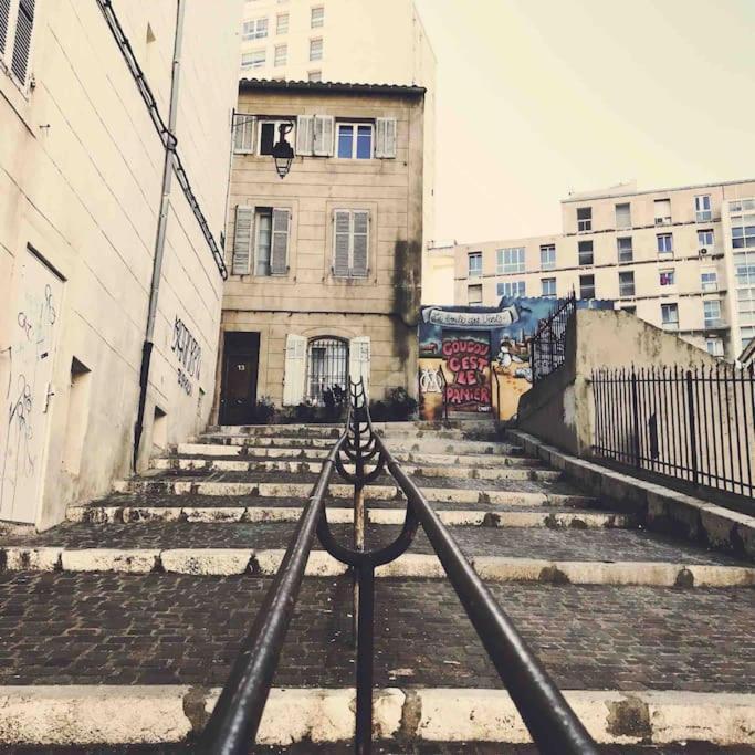 T2 De Charme Au Coeur Du Panier Apartment Marseille Luaran gambar